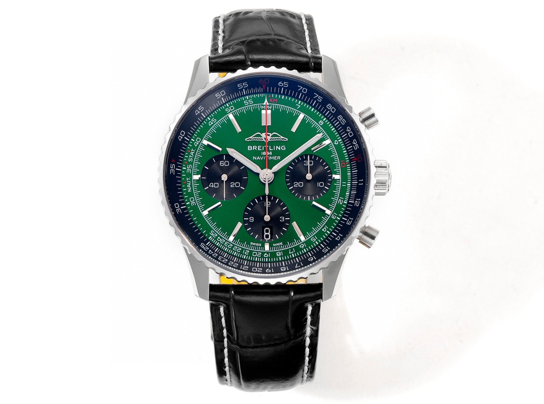 P: 1800.
BLS: Breitling reinterpreted the classic Navitimer in bold colors to celebrate the 70th anniversary of its new Navitimer. 43mm in size, the updated version is undoubtedly an authentic aviation chronograph, featuring a circular flying slide ruler,