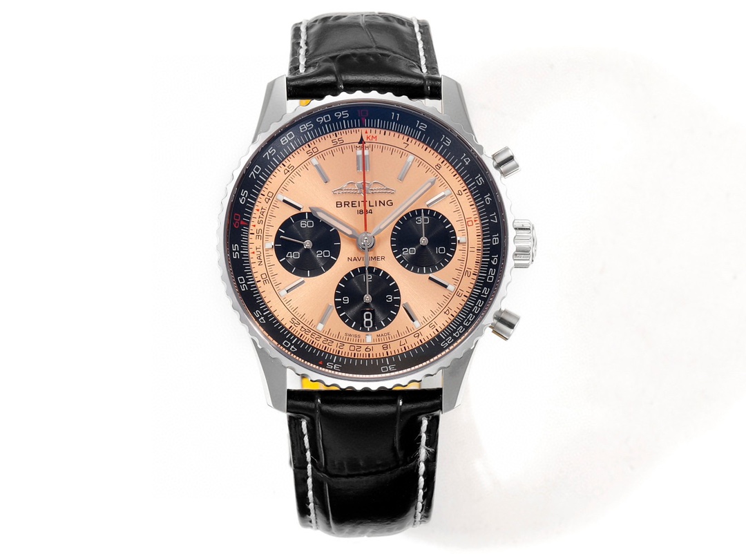 P: 1800.
BLS: Breitling reinterpreted the classic Navitimer in bold colors to celebrate the 70th anniversary of its new Navitimer. 43mm in size, the updated version is undoubtedly an authentic aviation chronograph, featuring a circular flying slide ruler,