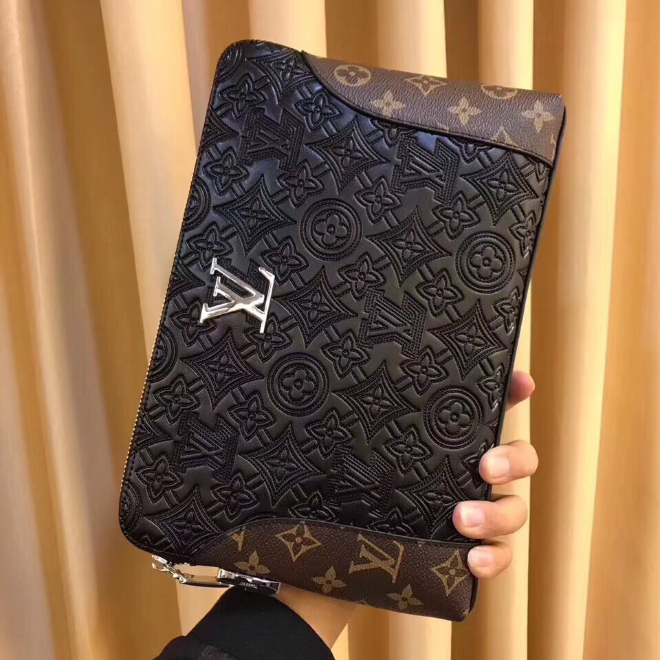 P200?? latest 2023 launch ?? Luxury ?? men's bag, selected platinum of leather - premium imported cowhide, imported cowhide lining design ?? Uniform stitching [Lightning] Large interior space ?? Unique design [Lightning] Fashionable high-end simple and el