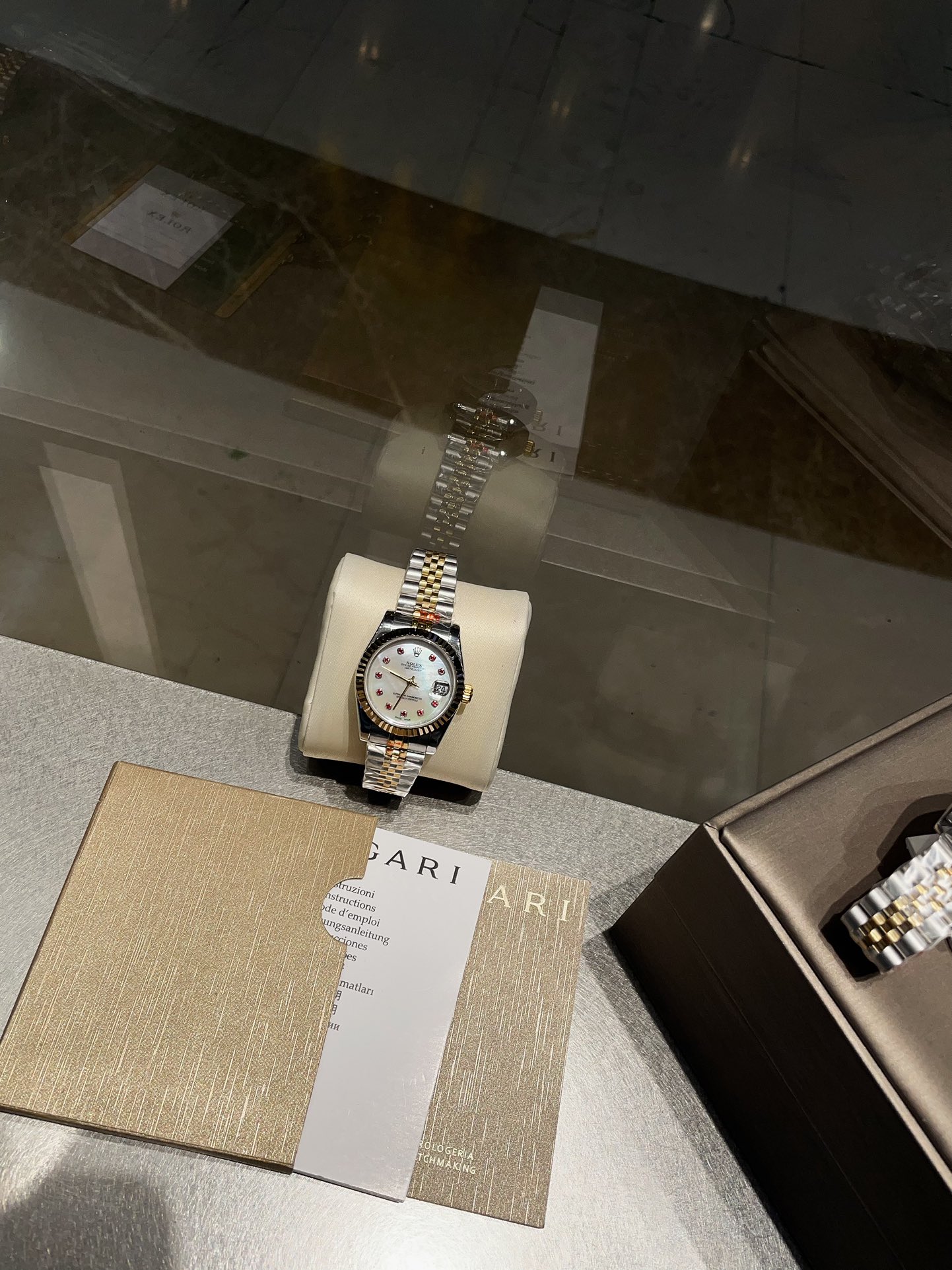 ?? 240
Rolex Datejust series classic women solid steel strap - original buckle imported movement Little Red Book Hot recommendation Design shows unique noble elegant goddess temperament! The 316 stainless steel case is hand-set with Swarovski crystals and