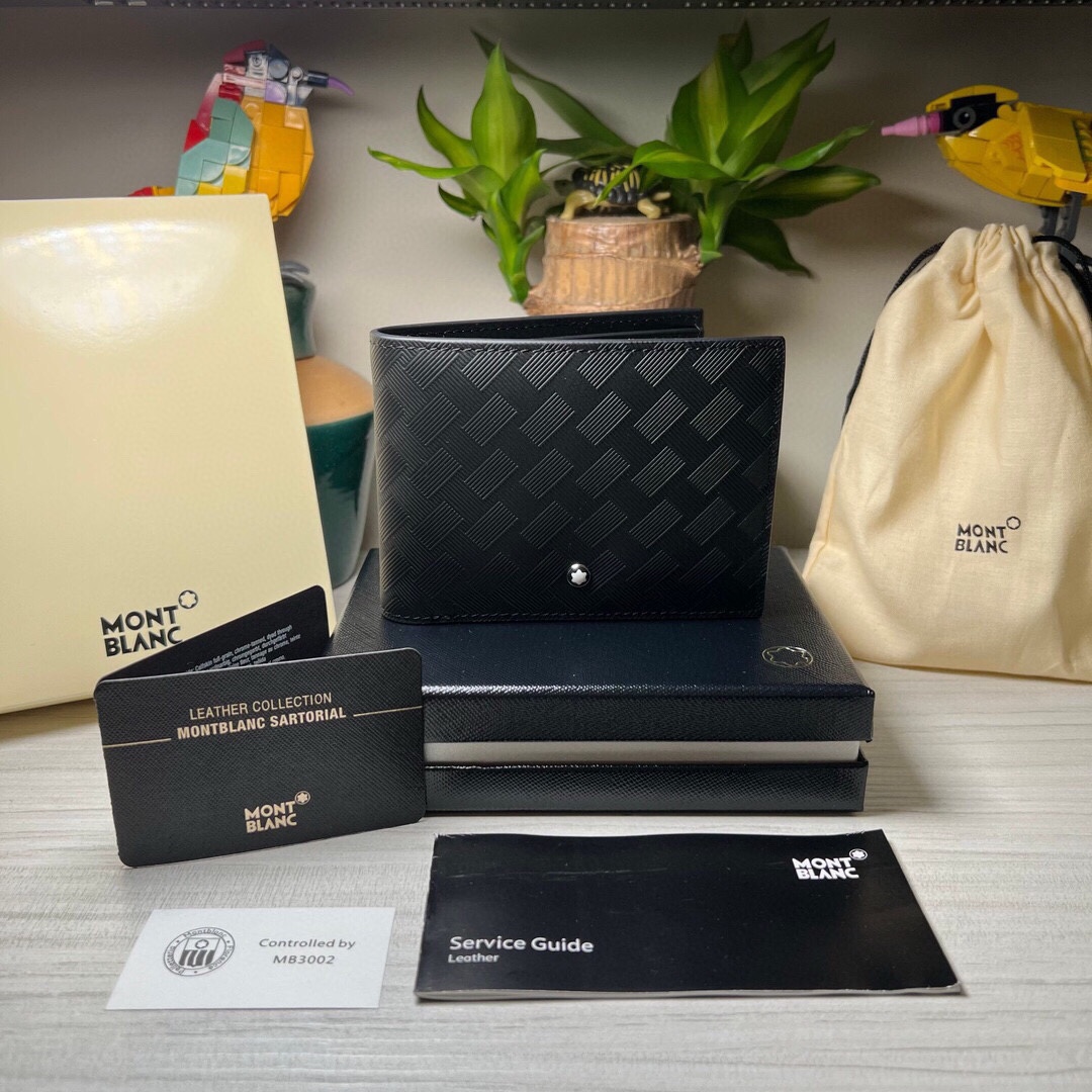 P220
montblanc new Montblanc Fashion 3.0 collection 6-slot wallet
Model: 130322
Material: Top-grain cowhide (counter sample leather)
Packaging: Counter synchronized packaging
Size: 11.5*1.5*9
Style: Made by purchase