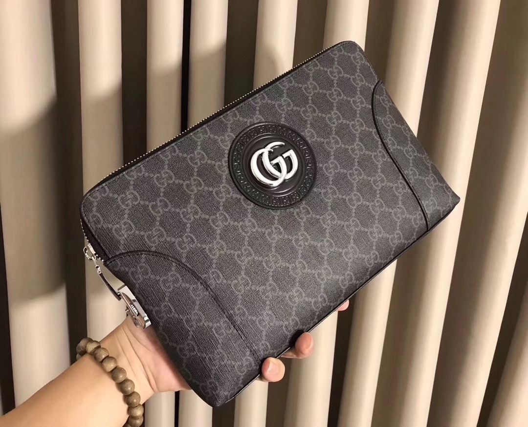 P230 [Top-grain Cowhide] Style number :719-5 In stock ?? The latest handbag! With GG pattern webbing carefully matched to make ample interior space! Top QUALITY ?? TOP Italian imported PVC with cowhide ?? FINE workmanship! Size :28x18x4cm Color: black gre