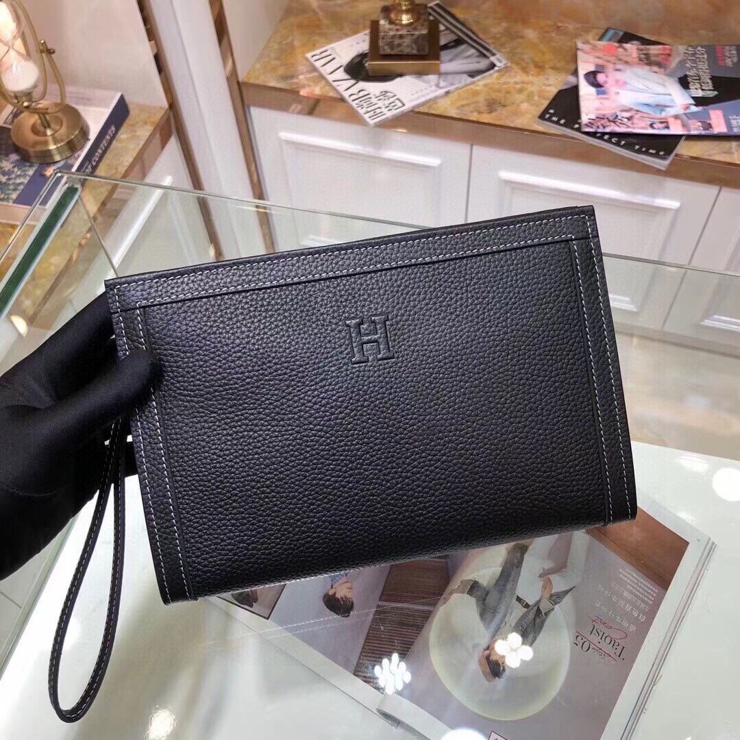 P240 model: 6655-5 [with box] Hermes- The latest men 's handbag ?? made of top-quality calfskin NOBLE hardware zipper head Soft leather feel excellent WORKMANSHIP FINE casual practical fit very comfortable high quality ??? Size: 26-16-4cm