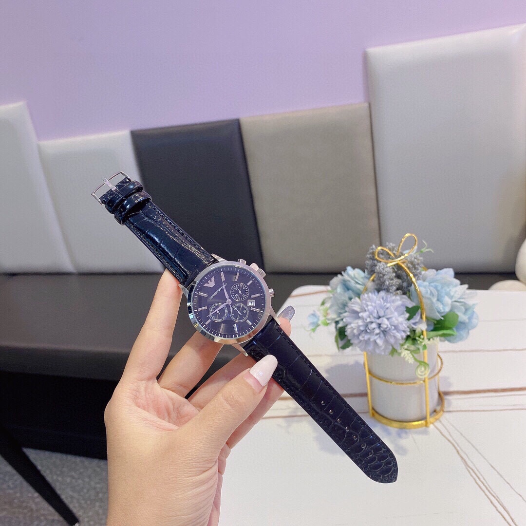 P150
Original single brand Armani Model: AR2458 White dial imported quartz movement 'Mineral tempered glass mirror' Stainless steel bracelet Invisible double lock 'Three-eye Chronograph date window' Most popular watch in Barcelona Armani Barcelona Commemo