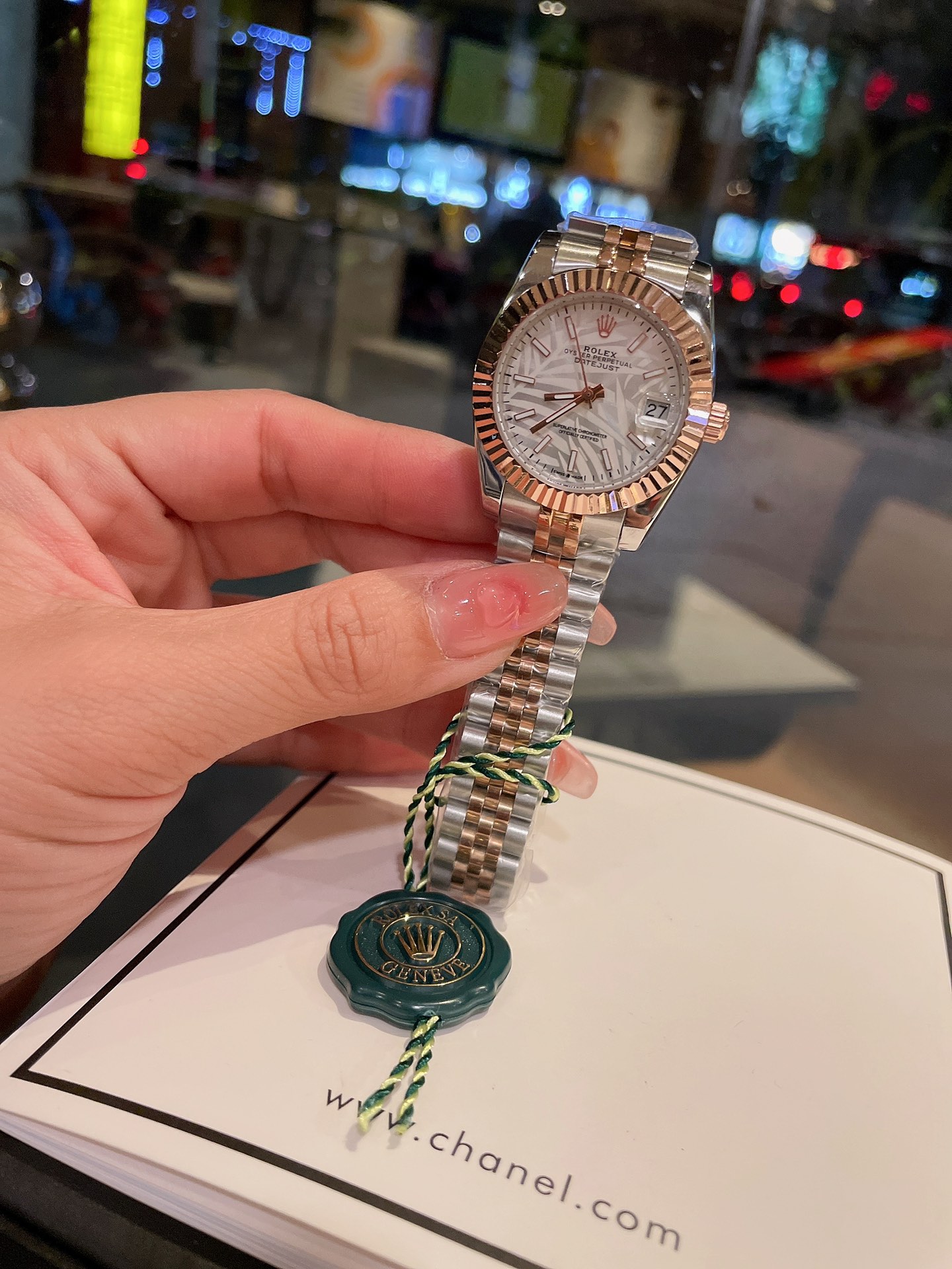 ?? 240
Rolex Datejust series classic women 's solid five-bead steel strap - original buckle Little Red Book Hot recommendation design shows unique noble elegant goddess temperament! The 316 stainless steel case is hand-set with Swarovski crystals and diam