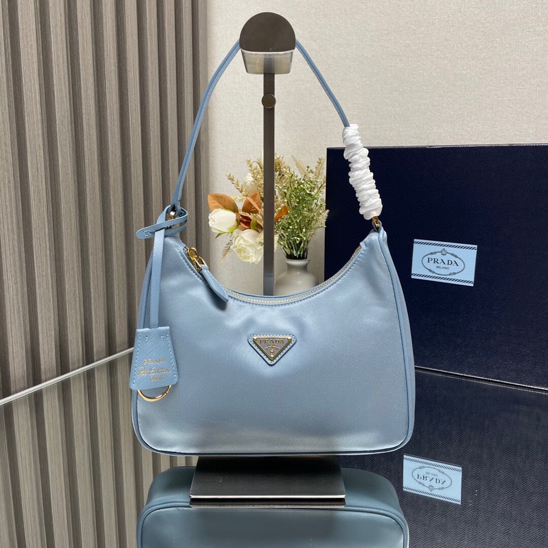 P320 Smoky blue [Top single] Prada latest ?? HIT ?? leather shoulder strap gold hardware Hobo bag ?? Women 's nylon shoulder bag, model: 1NE204, made of imported original parachute fabric, hand-held cross-textured cowhide, light and practical Hobo underar