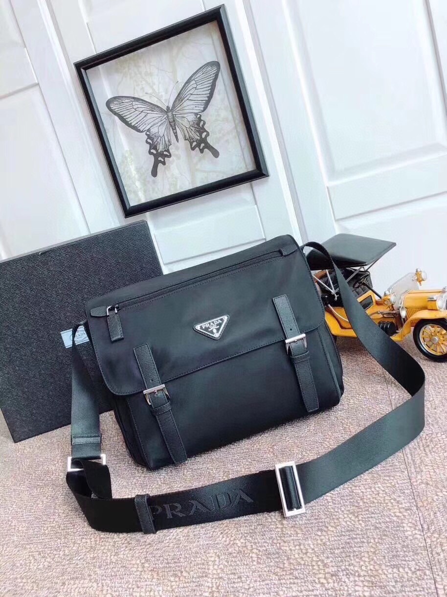 p380 Prada bestseller VA671?? Counter official website synchronized, top counter quality ?? Korean imported parachute fabric, very strong waterproof effect ?? Original nylon lining, original hardware pure copper electroplated triangular logo [strong][stro
