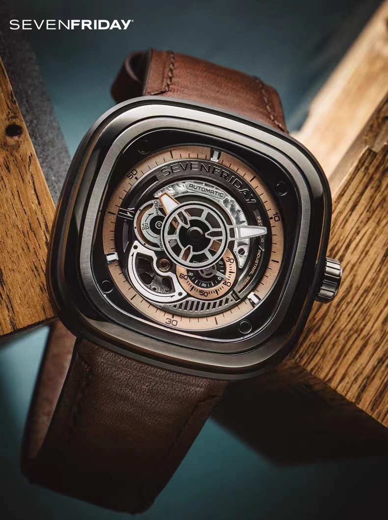 P:630.
Warm brown base tone,
Paired with a metallic dial,
Mechanical feel in one go,
A perfect combination of temperament, appearance and skill.

SEVENFRIDAY
7 Seven Fridays 5
P2C/01