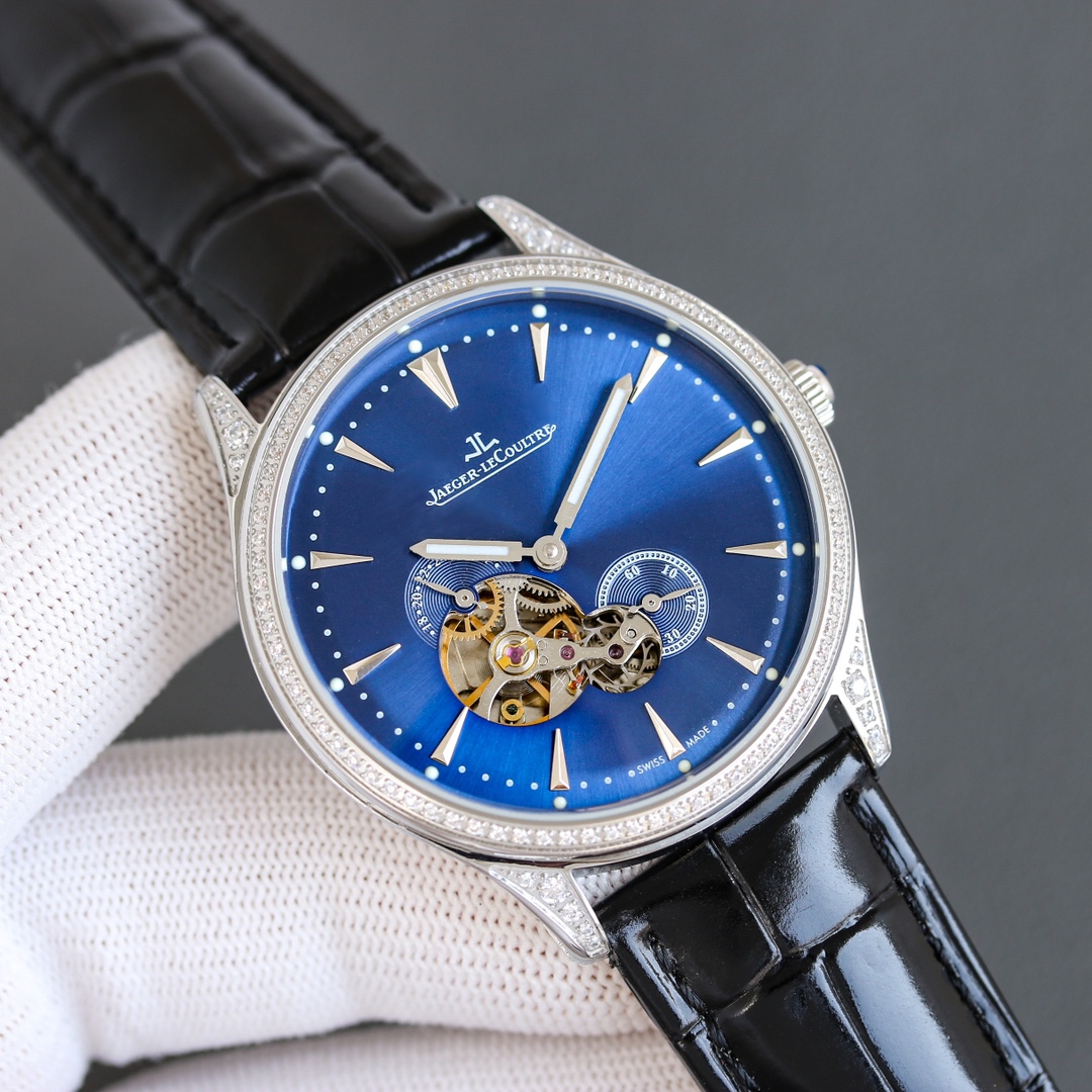 P880 Wall crack recommendation ?? New product Jaeger-lecoultre Master V2 ? Upgraded version Jaeger-lecoultre Master Full Diamond Q1398420 series, luxurious full star setting with the most exquisite rosestone diamond, movement with the highly stable import