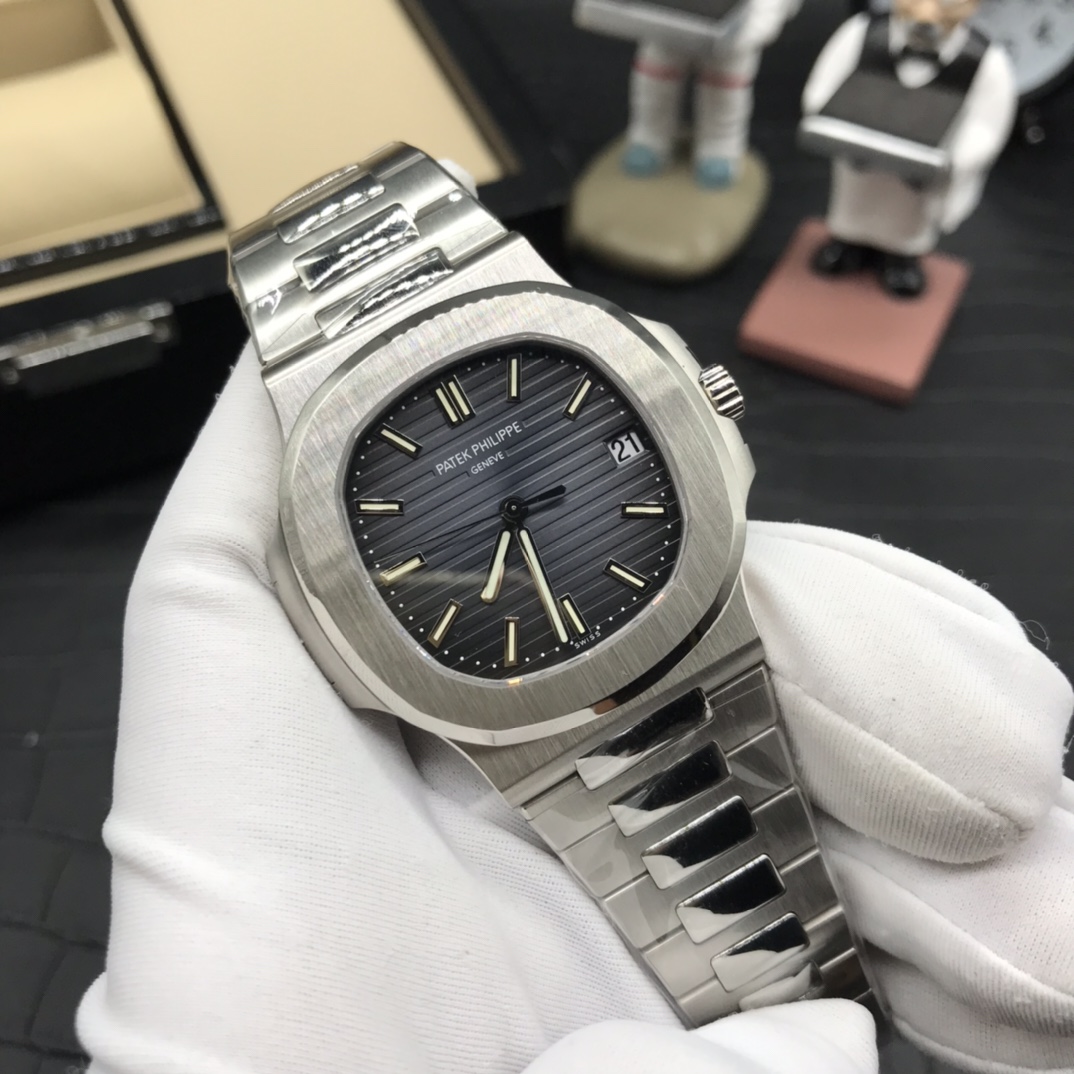 PF Pictet Nautilus 5711/1A King of steel straps