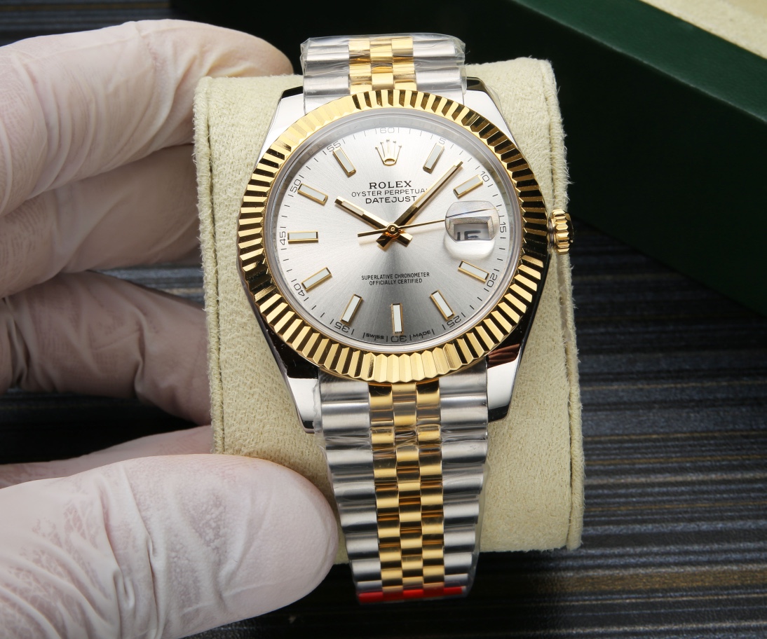 P: Intergold 1350. All-gold 1400.
Taiwan factory TW- Rolex 126333 five-bead strap, 41MM super replica of the classic Oyster Perpetual Datejust series, (perfect notched bezel: Made of special stainless steel, the industry's current exclusive technology, th