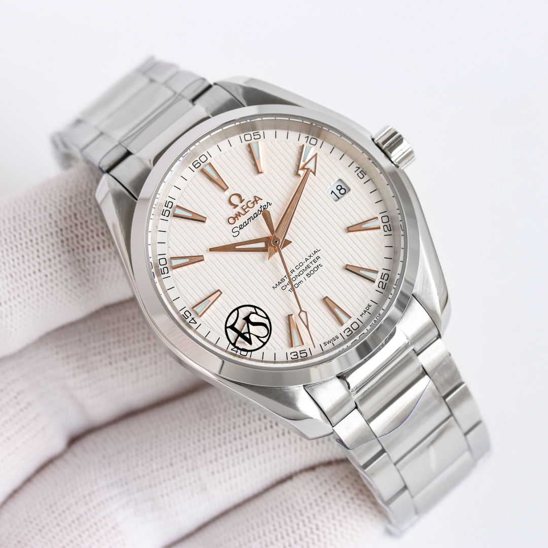 SJ leather strap 1150 Steel strap 1200
VS New: Japanese perfect choice OMEGA Seamaster 150m ??PQ1 Aqua Terra Chronometer 41mm

1: Screw-down embossing technique crown New "conical" design for easier adjustment. ??
2: Brushed and polished on the sides, wit