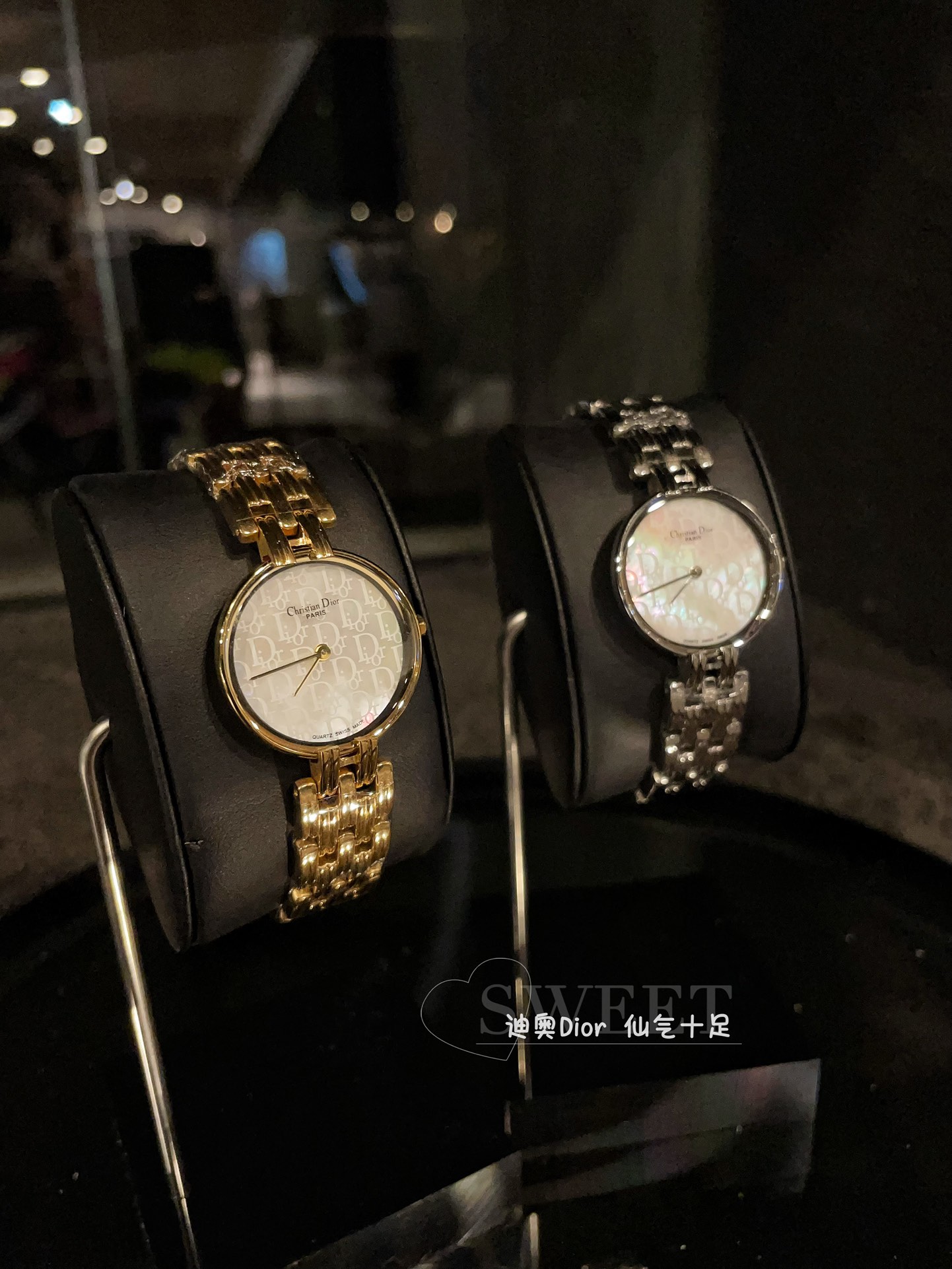 ?? Gold and white with Japanese vintage treasure watch ?? DIOR fashion icon women's watch, highly recommended on the hand ~ DIAL size 28MM not small, it's simply girls' favorite ~ Mother-pearl dial, wearing it to show off ~ Strong Chinese style. [3] ??260