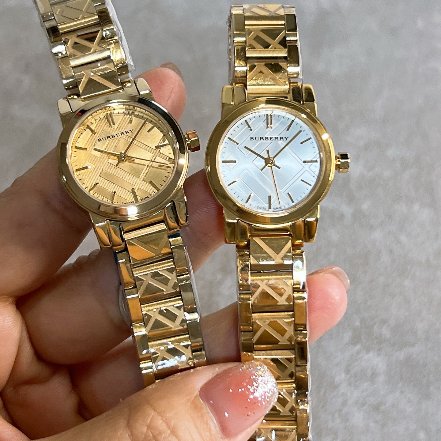 BURBERRY City collection British style Ladies quartz watch, simple and grand, elegant and graceful, combining romantic tenderness and sporty neatness to make you charming in leisure time, size 26MM!