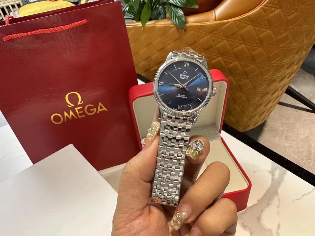 ??260 (with pictures in full package ?30 Classic Full package ?20)
OMEGA [OMEGA] new men 's watches, De Ville collection! V8 upgraded, with a case made of top-of-the-line German imported 316L stainless steel and 18K gold nano electroplating! Top sapphire 