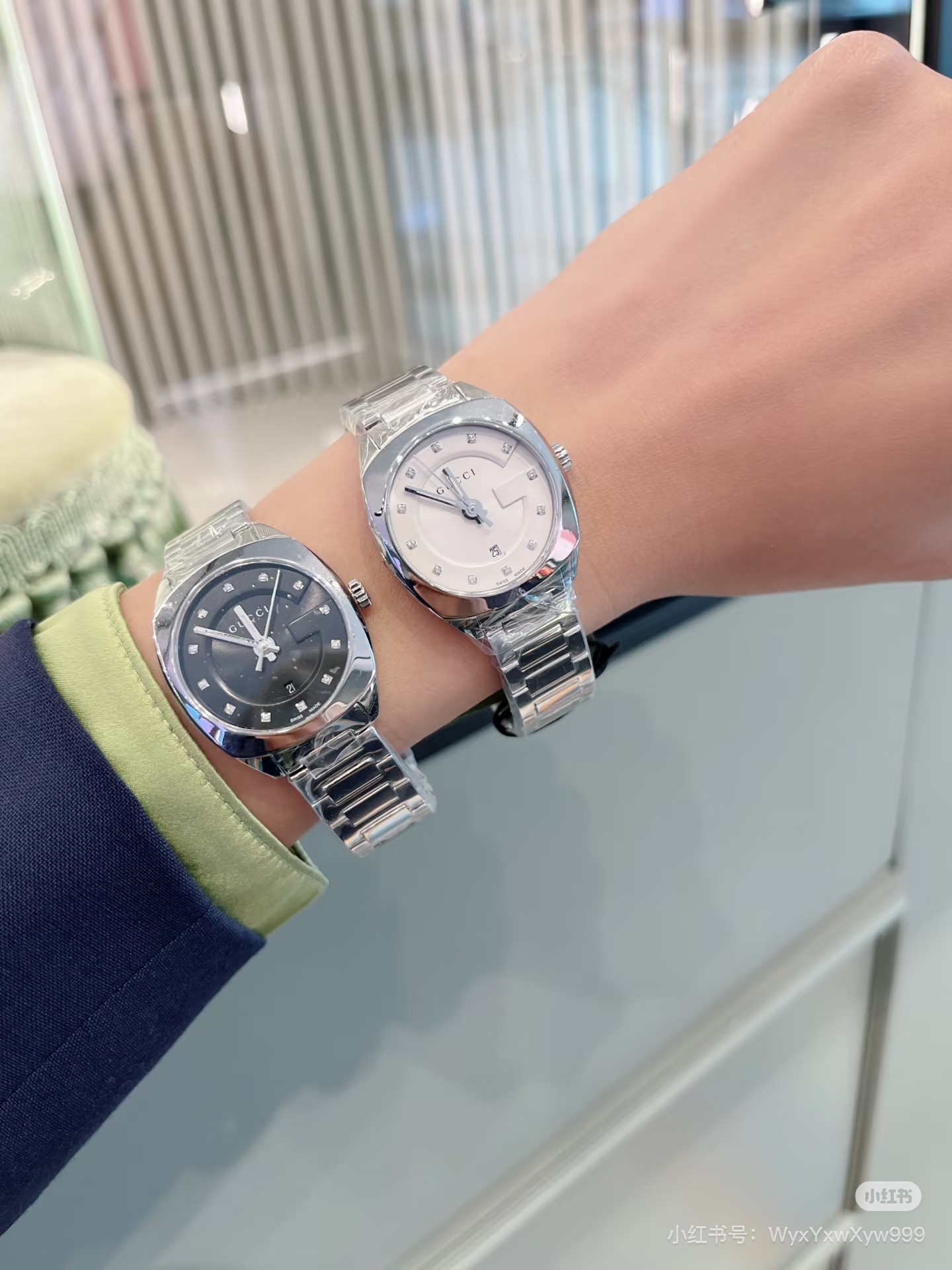 ?? 260
Gucci classic Round and Square ladies' watch, black and white, versatile and timeless.
The hour markers are set with 12 small diamonds, sharp and elegant