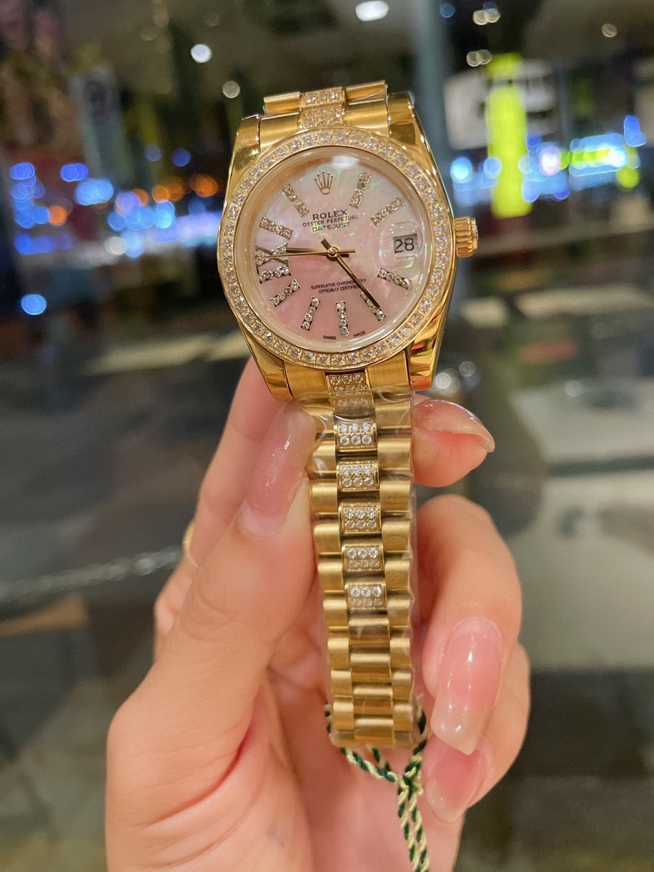 ??260 strap with diamond 360
Rolex Datejust classic women 's solid five-bead steel strap - original buckle Little Red Book Hot recommendation design shows unique noble elegance goddess temperament! The 316 stainless steel case is hand-set with Swarovski c