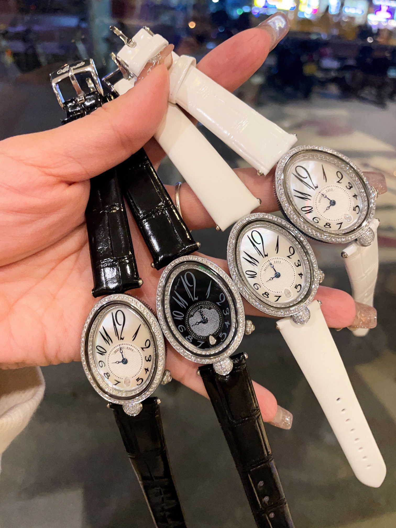 ??260 now available ??
Breguet Queen of Naples collection Girls' Ultimate DREAM Once worn, really unforgettable for a long time The diamonds set in the bezel ?? That woman not moved by the heart Natural mother-of-pearl dial Blue steel hands, really flash 