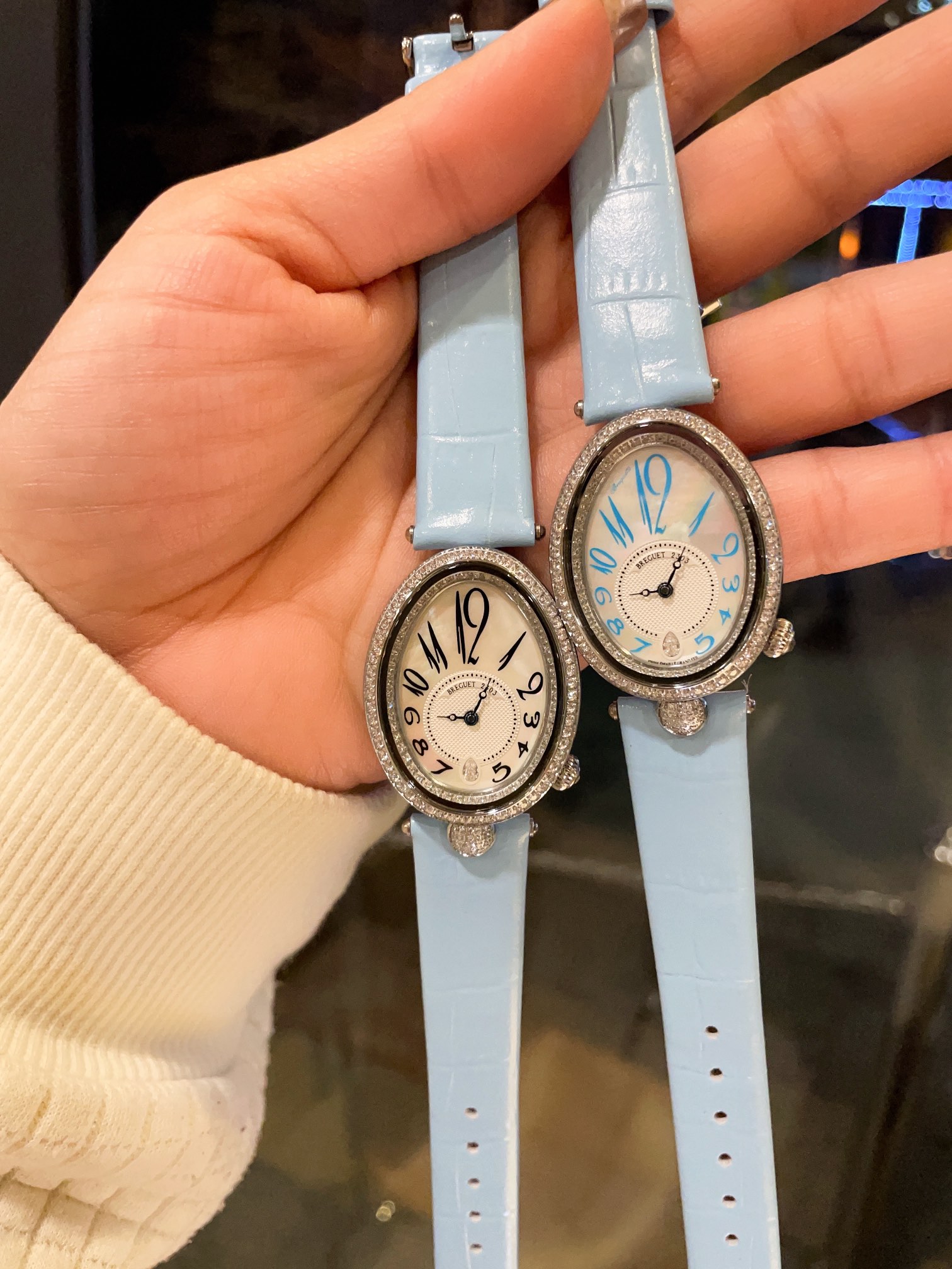 ??260 now available ??
Breguet Queen of Naples collection Girls' Ultimate DREAM Once worn, really unforgettable for a long time The diamonds set in the bezel ?? That woman not moved by the heart Natural mother-of-pearl dial Blue steel hands, really flash 