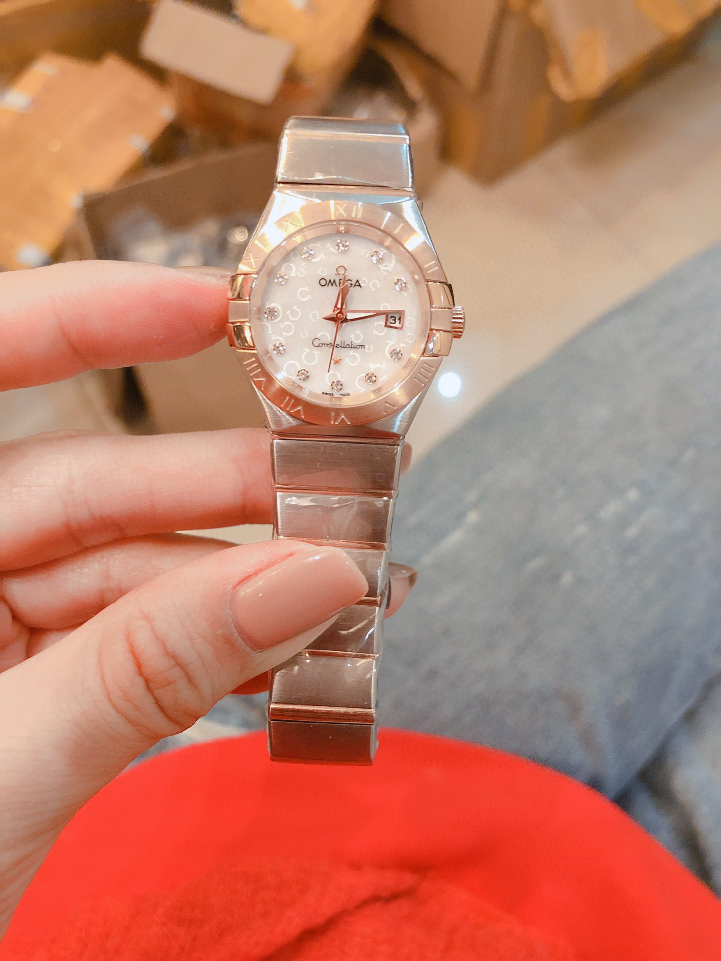 ??260 ? Constellation collection ??? Swiss quartz movement ?? steel strap. New square calendar ? Gift preferred