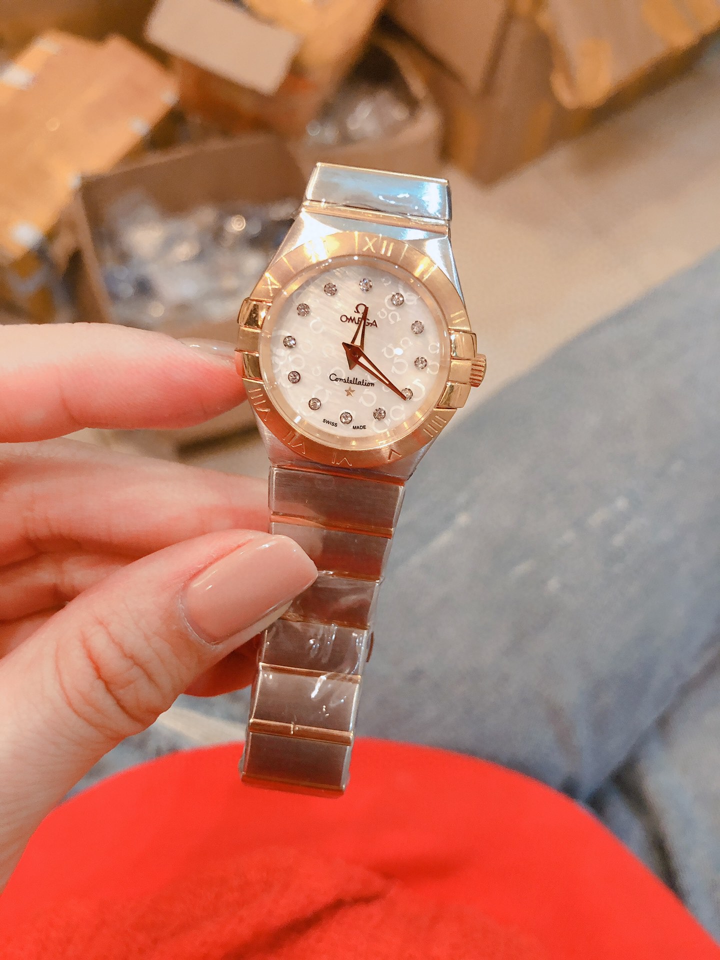 ??260 ? Constellation collection ??? Swiss quartz movement ?? steel strap. New square calendar ? Gift preferred