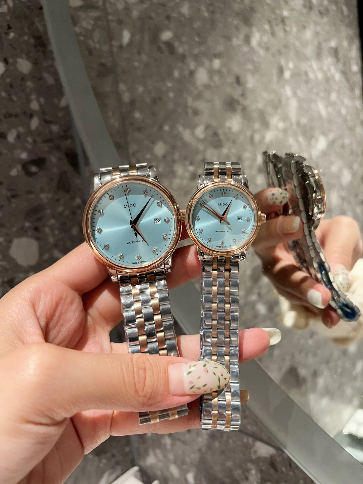 ?? White 240 gold 260 steel band +10 diamond rings +30
MIDO?? The latest Berenseri collection diamond-encruted hour casual watch ?? Whether you are fond of elegant design or insist on accurate timekeeping, the MidO Berenseri collection caters to your tast