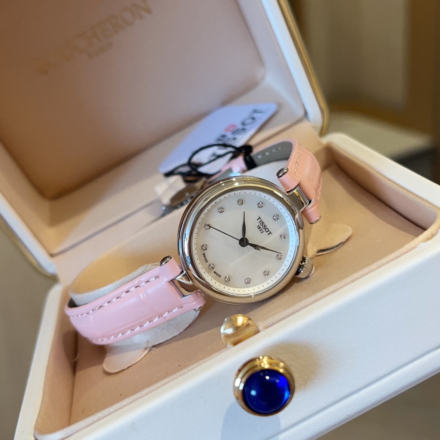 ?? White 280 gold 300
Bestseller recommendation - The 2025 latest model of the little beauty that is going viral all over the Internet The latest model is out of SHIPMENT - A glance for a thousand years NEW crooked crown wearing personality 12 o 'clock di