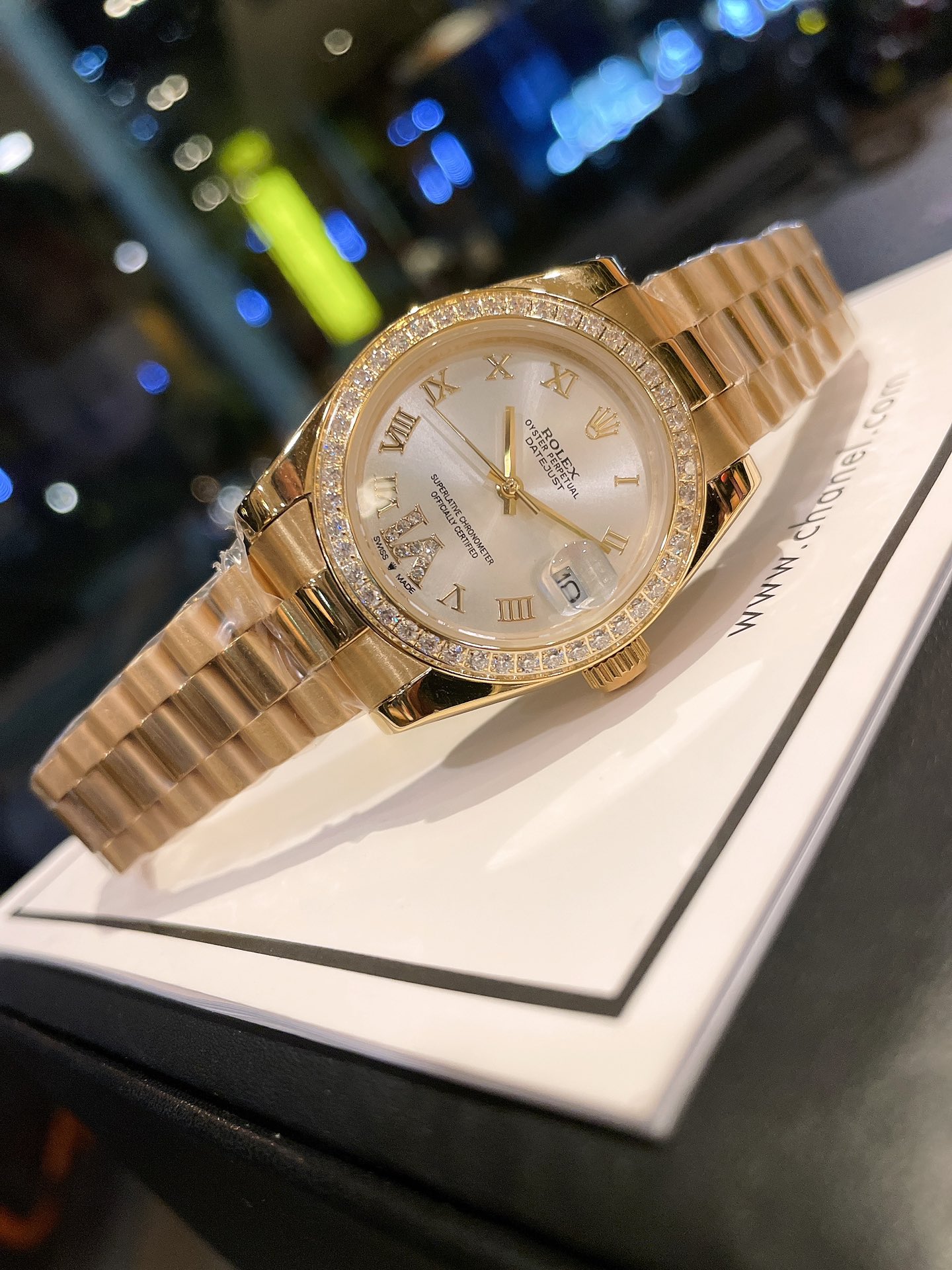 ?? 260
Rolex Datejust series classic women 's solid five-bead steel strap - original buckle Little Red Book Hot recommendation design shows unique noble elegant goddess temperament! The 316 stainless steel case is hand-set with Swarovski crystals and diam