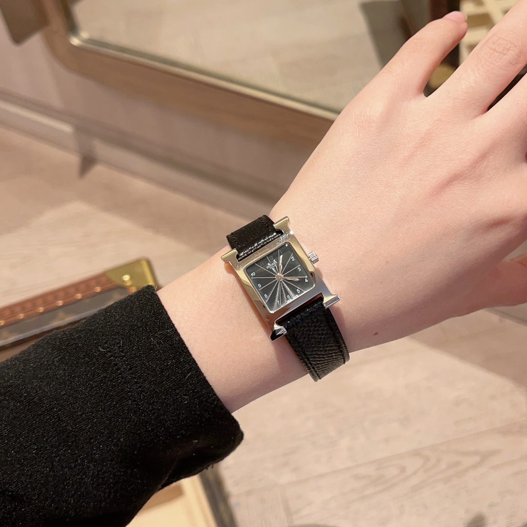 ?? White 300, gold 330, diamonds ?50
Heure H watch
Small 21x21mm, set with 112 diamonds, anti-glare sapphire crystal, white natural mother-of-pearl dial, Swiss quartz movement, freely removable Italian cowhide or American alligator leather, stainless stee