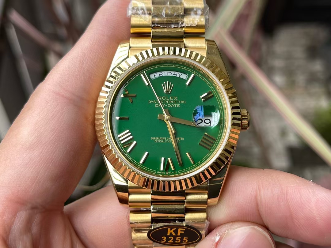 Web photo: All the amazing - comes from the constant breakthrough, cloning another super replica in history: the Day-Date 40 series - full weight (official full watch weighs about 215 grams).

Pushing the limits of traditional craftsmanship: The common st