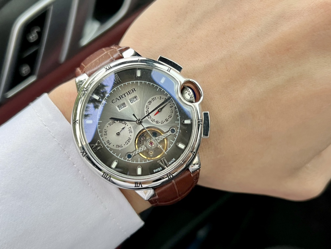 White 550- Gold 570 steel band +30. Cartier -Cartier ? ??????? Fine men 's watches, new multi-functional design, noble and elegant, gentlemanly, excellent quality, selling all over the city. ?? ?? with automatic mechanical movement, top-grade 316 stainles